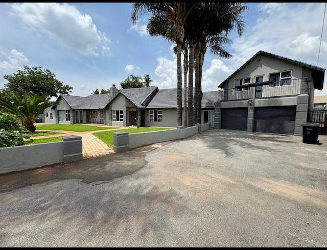 4 BEDROOM HOUSE FOR SALE IN BIRCHLEIGH